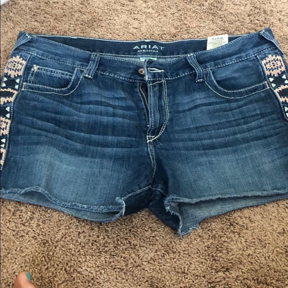 Woman’s ari ariat shorts